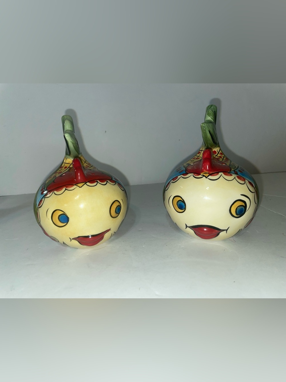 Tabletops Unlimited España Lifestyle Toluca Fish Salt and Pepper Shakers